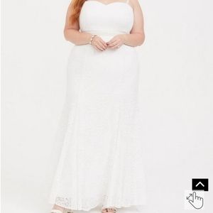 Special Occasion Ivory Lace Mermaid Formal Gown